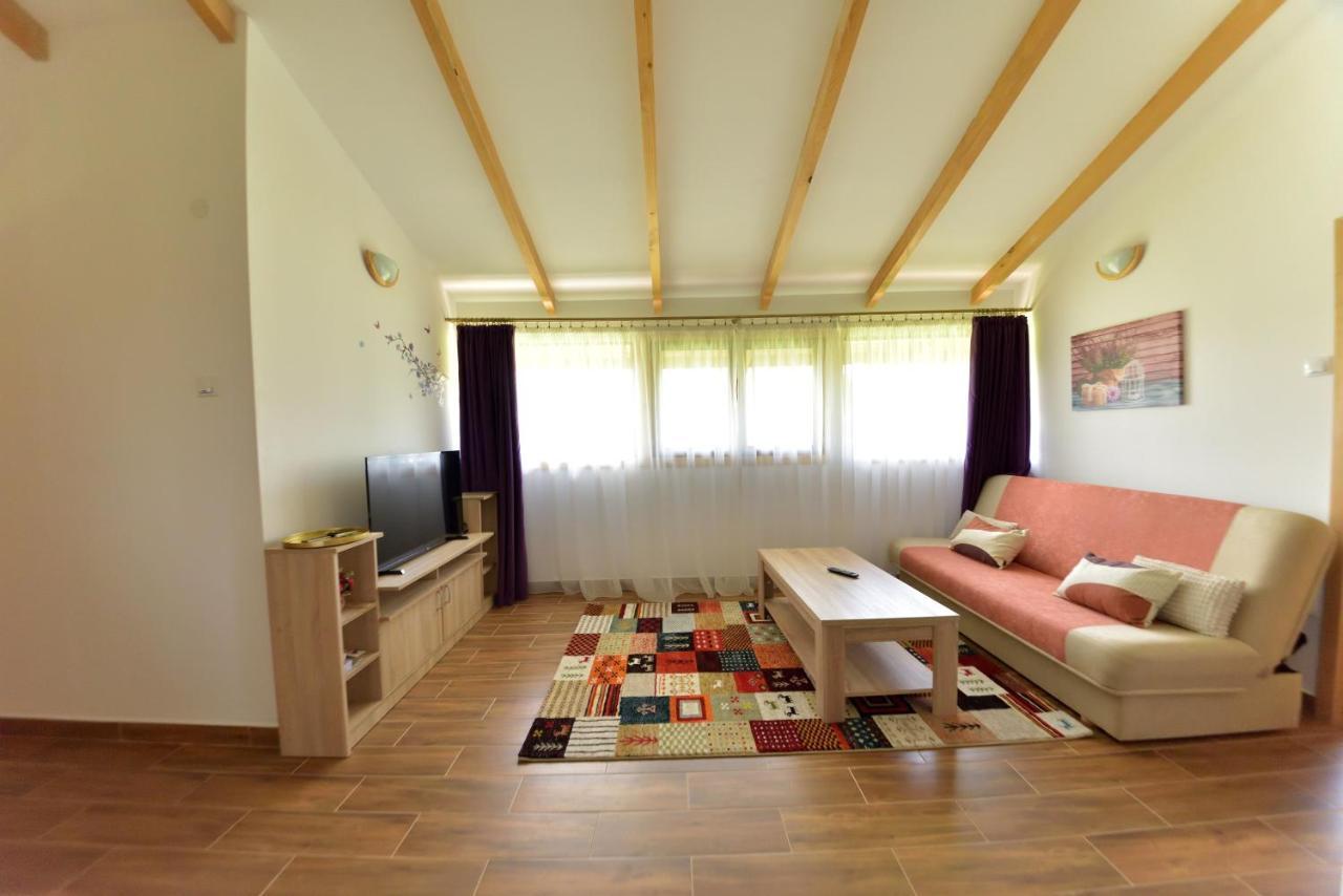 La Livada Villa Valea Danului ภายนอก รูปภาพ